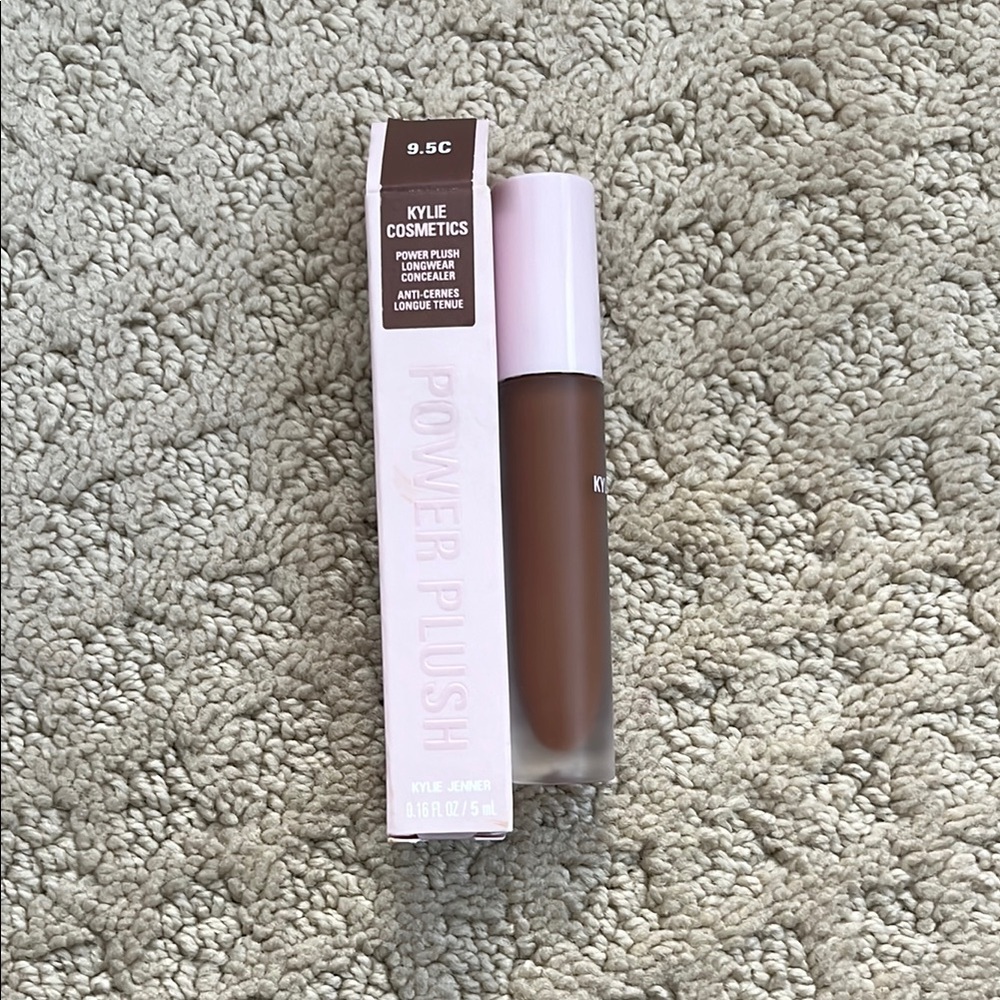Kylie Cosmetics Power Plush Concealer - Brown